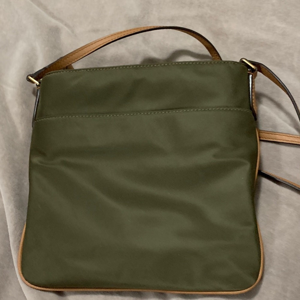 Michael Kors Olive Green Crossbody with Tan Trim - Picture 5 of 14